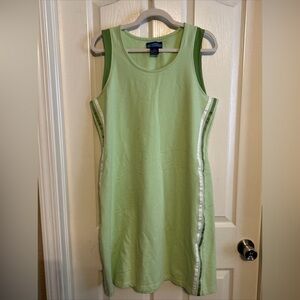 Funda sport Women’s dress Size Large Light Green W Side Fit Forming Stripes New
